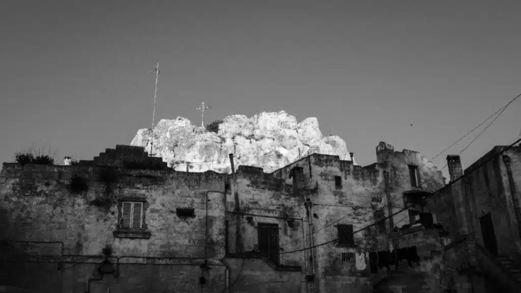 PICTURE of a building destroyed  by war
